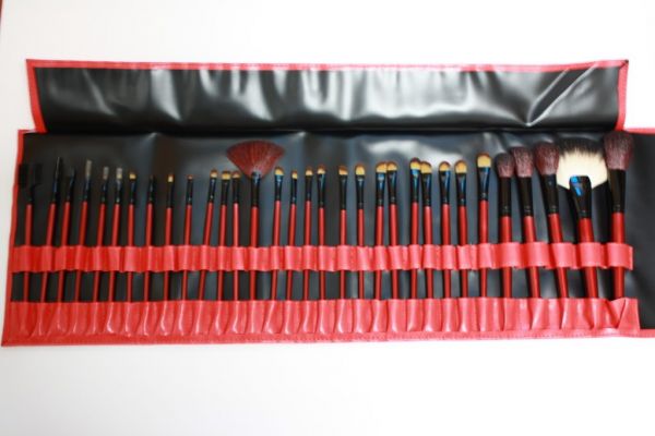 Kit com 32 pincéis Luxo